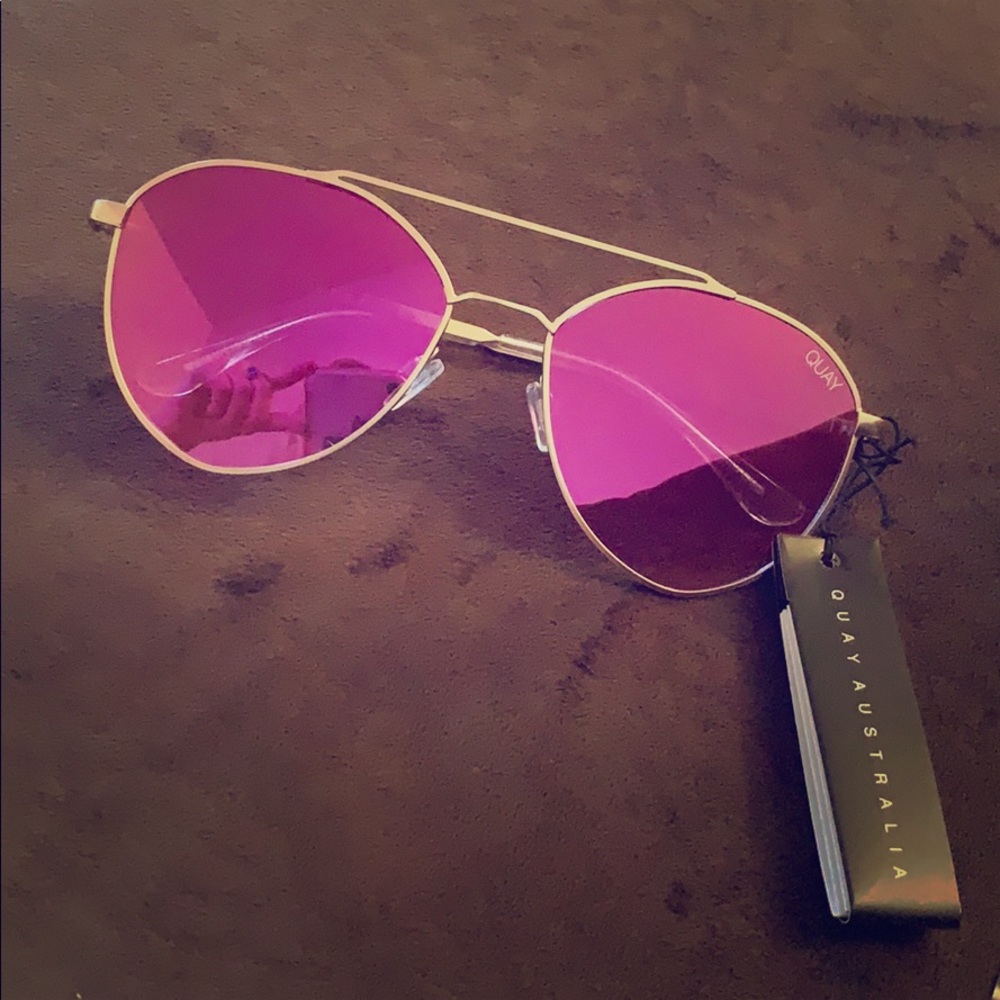 Brand new never worn Quay sunglasses